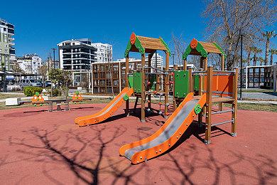 《暗喻幻想》用即时与回合战斗结合呈现漫画电影感